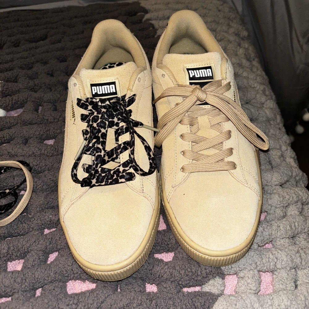Women’s Puma Sneakers - Size 9